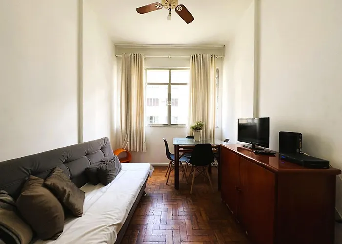 Apartamento Confortável em Rua Nobre de Copacabana Rio de Janeiro